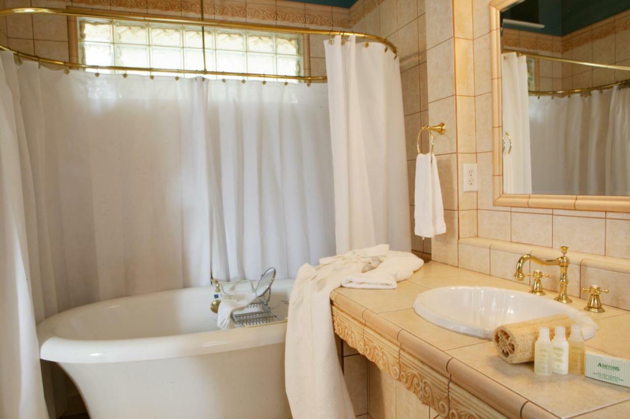 Bed & Breakfast Ashton's 2*
